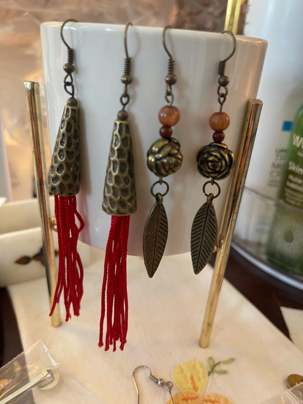 2️⃣ Pair Earrings/Jewelry/Craft Supplies
